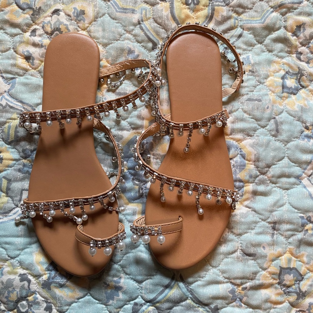*SALE* Sandals! NEVER WORN! 🤩 NWOT